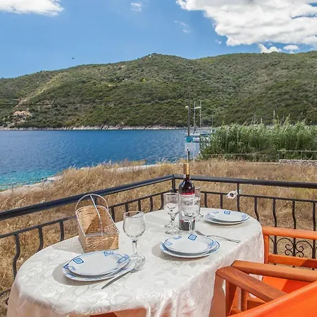 Ionio Sea Poros Aparthotel