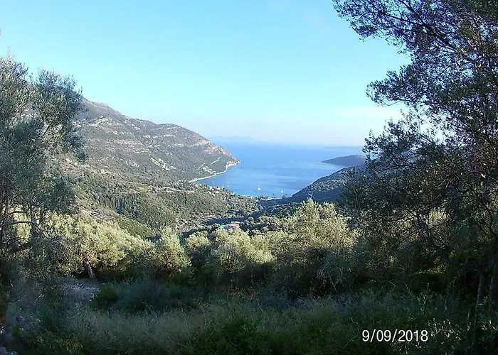 Ionio Sea Poros מלון דירות 3*